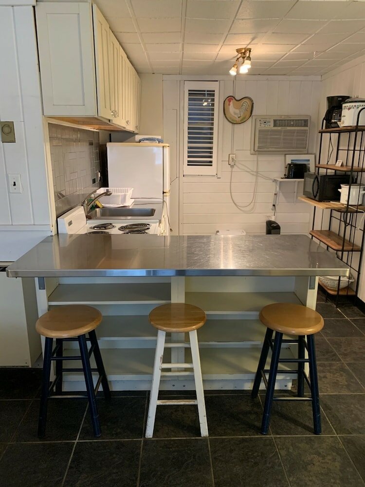 Фото Vineyard Harbor Motel