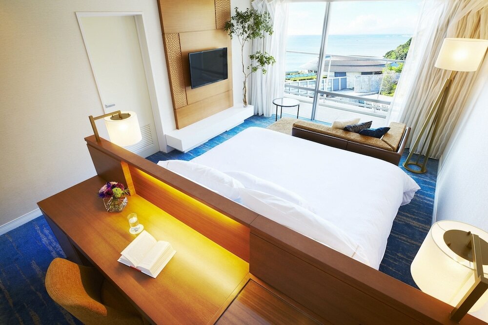 Фото Hotel Crimson Palace