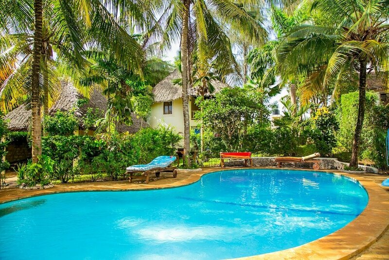 Гостиница Villakwetu Cottages Diani Beach