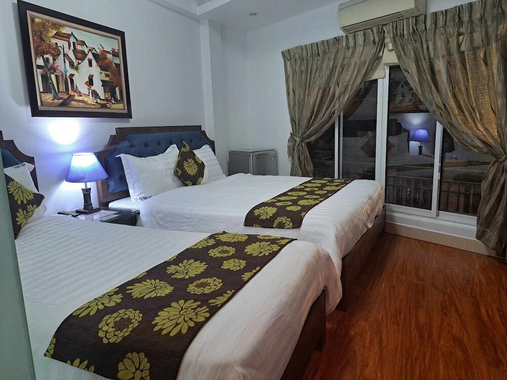 Фото South Gate Hotel