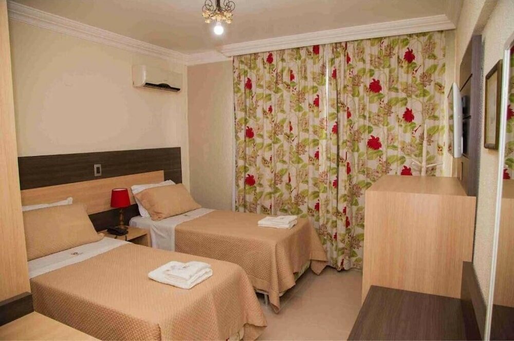 Фото Hotel Royal Plaza