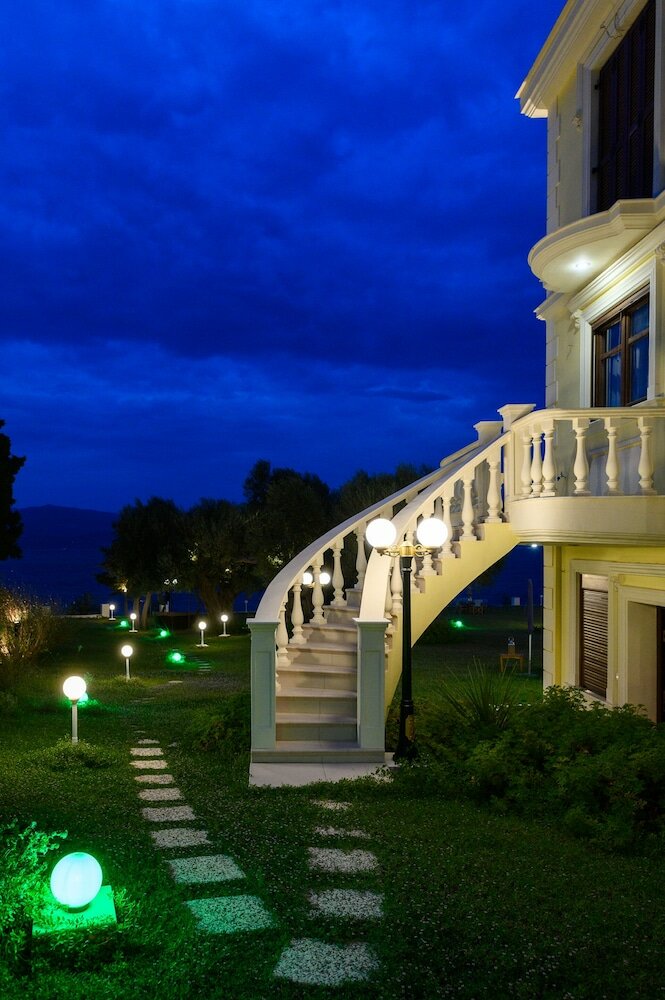 Фото Villa Filoxenia - by the sea - up to 12 guests