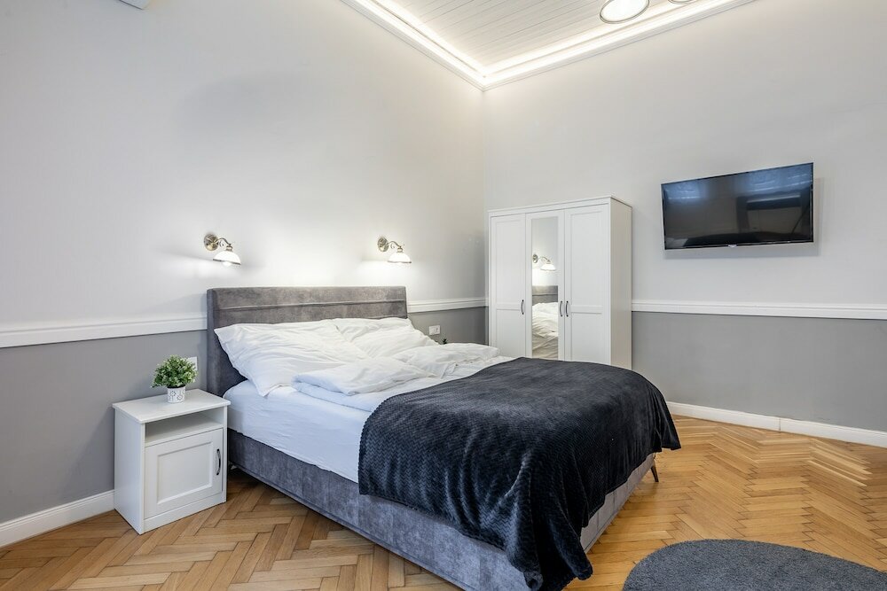 Фото Luxurious Apartment At City Center