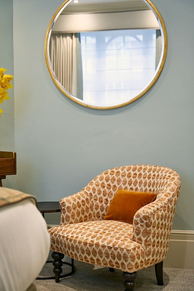 Фото Tophams Hotel