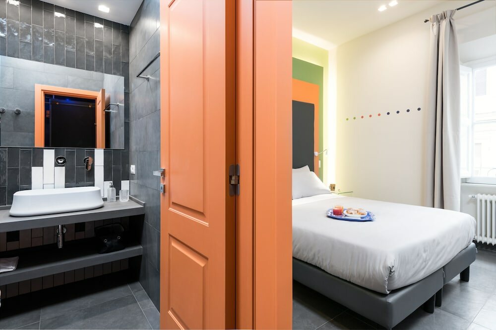 Фото Circle In The Square