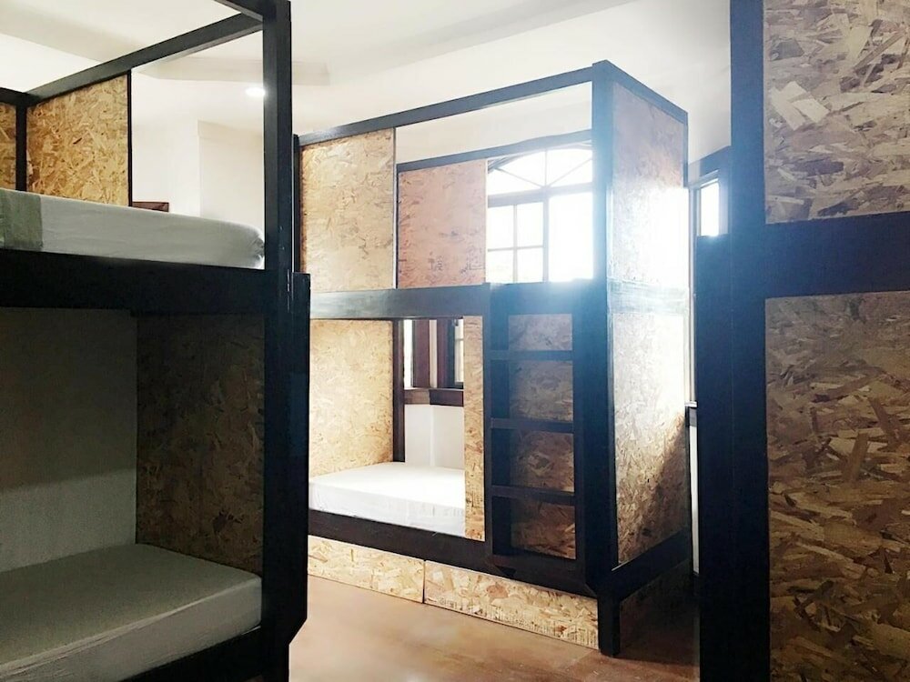 Фото Spinning Cat Hostel - Adults Only