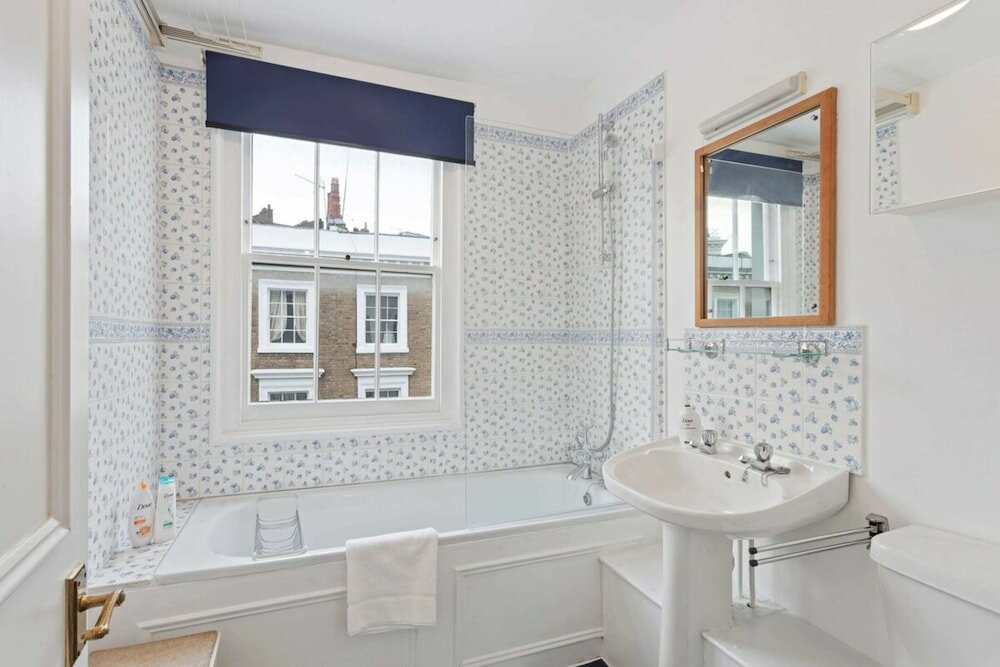 Фото Cozy 2 Bedroom Flat in Pimlico near Metro Station