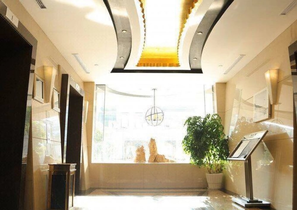 Фото Candice Hotel Apartment