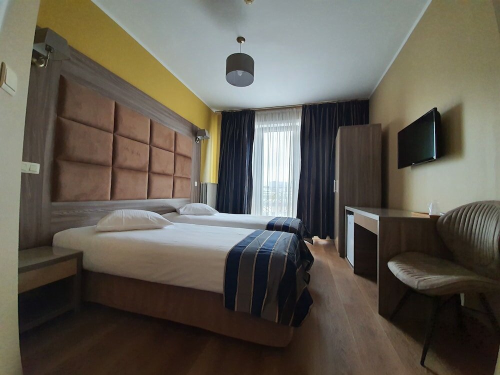 Фото Hotel Midi Zuid