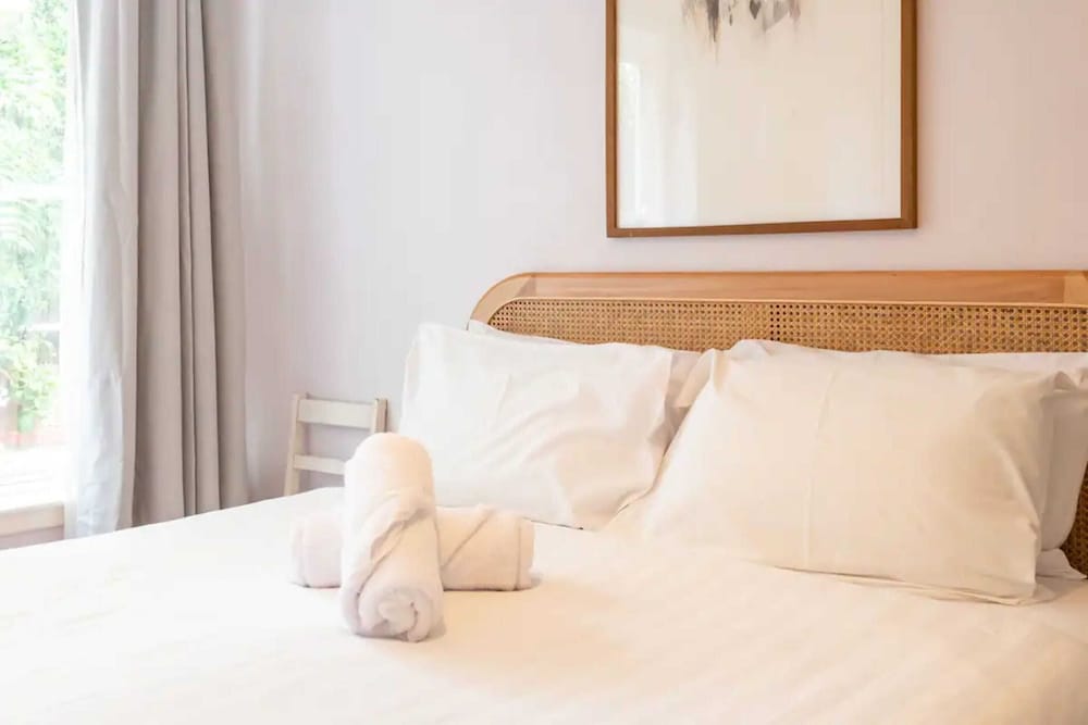 Фото Sunny 1 Bedroom Flat in Quiet St Kilda With Parking