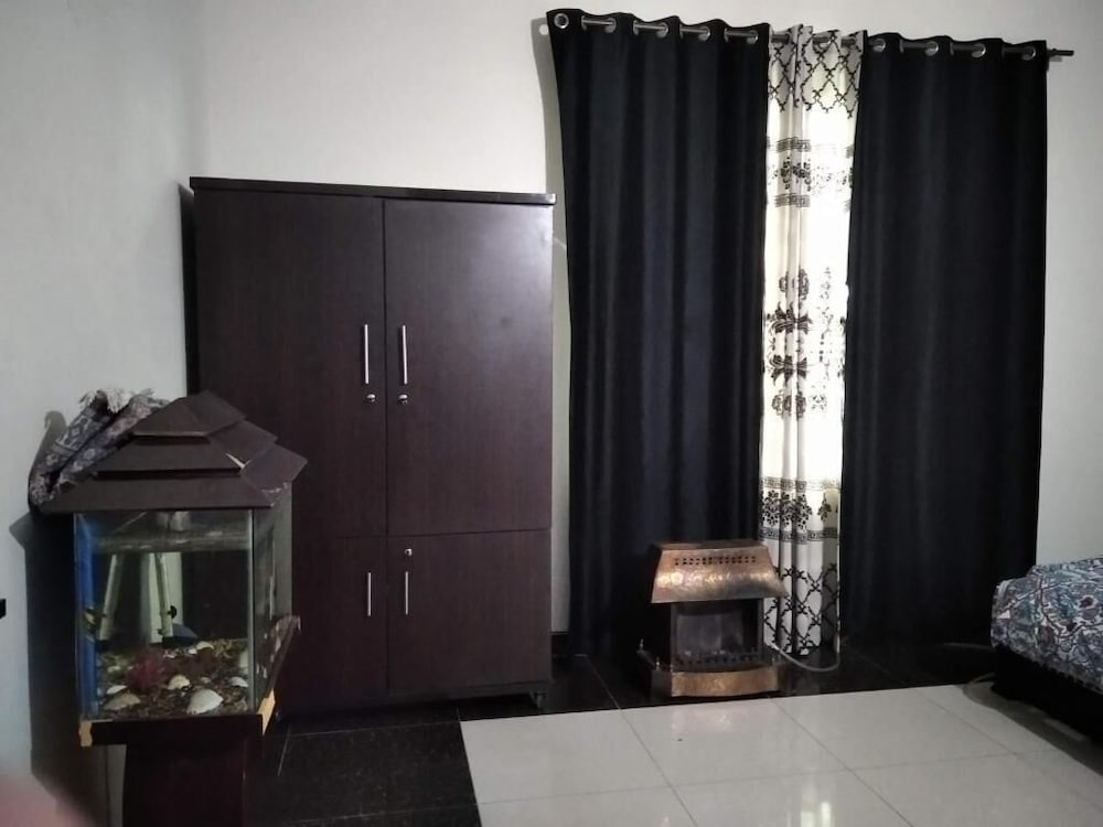 Фото Evergreen Guest Lodge - Egl