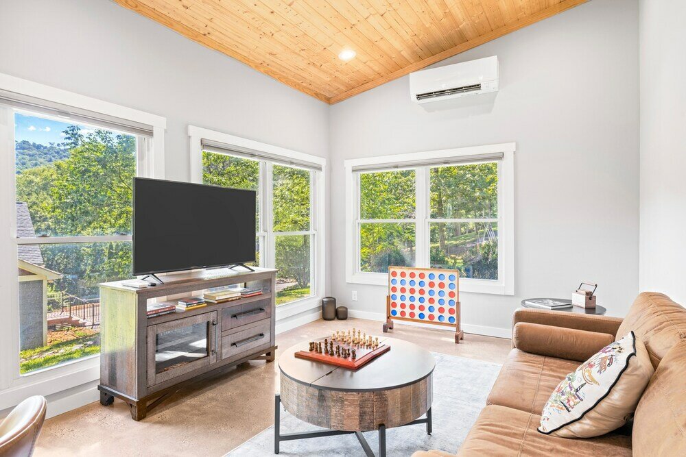 Фото Blue Ridge Buyout by Avantstay Private Guest Suite! 5 Bedroom Buyout!