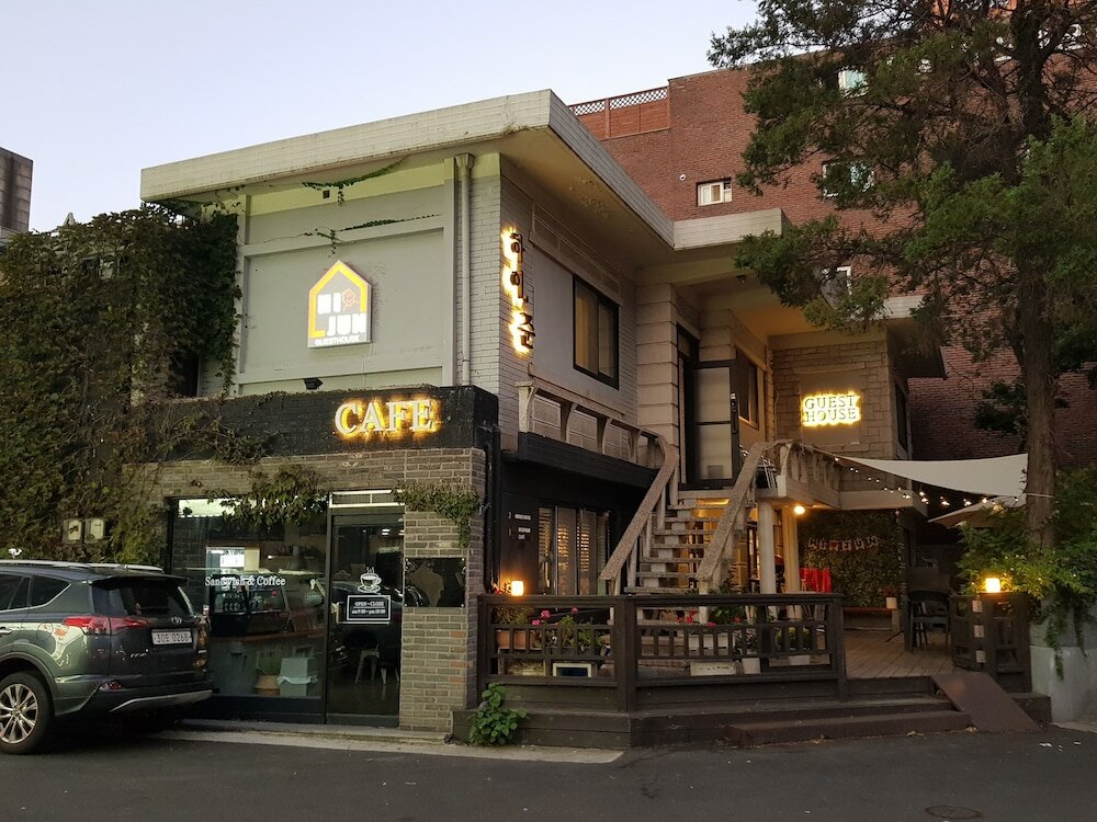 Фото Hi Jun Guesthouse