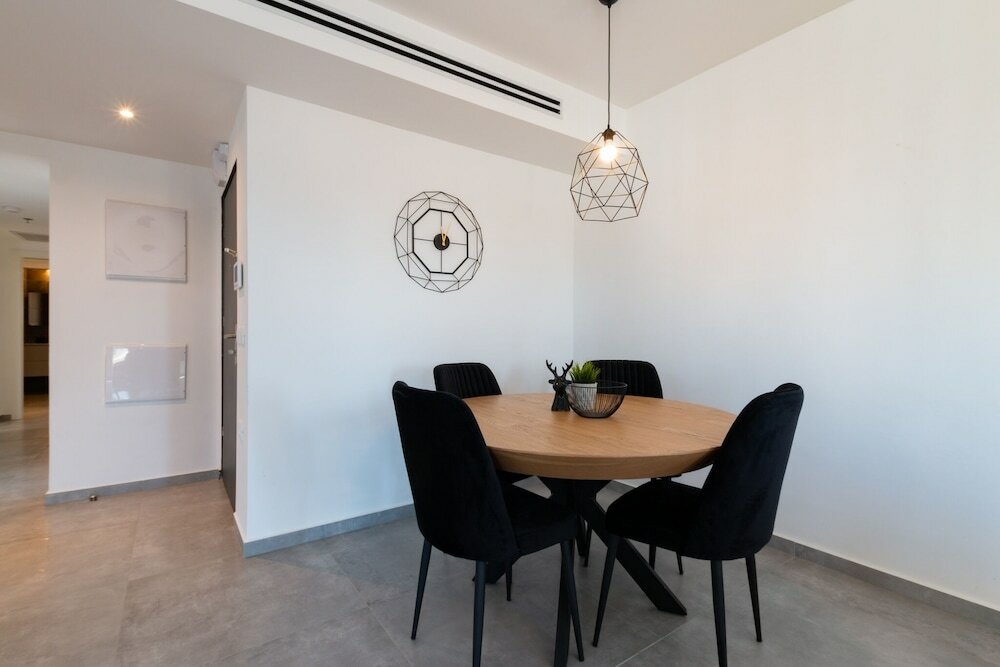 Фото Luxury Apt 3 Br New Tower Parking