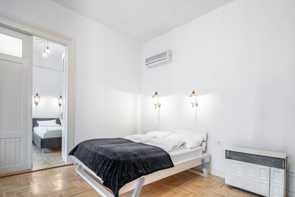 Фото Central Luxury Apartment