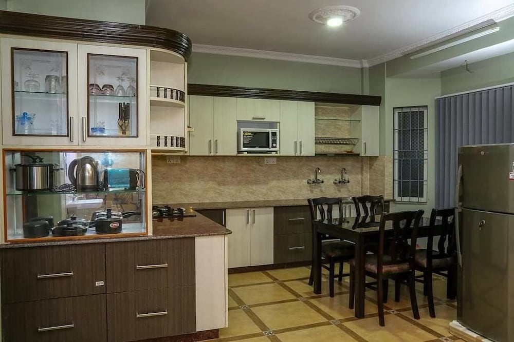 Фото Himalayan Hotel and Service Apartments