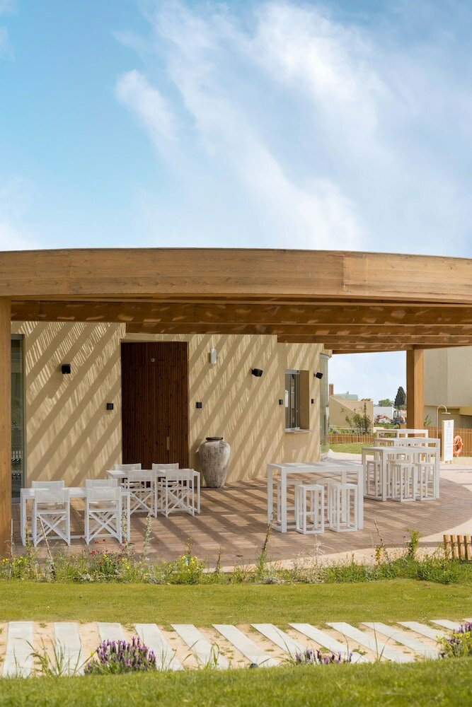 Фото White Shell Beach Villas