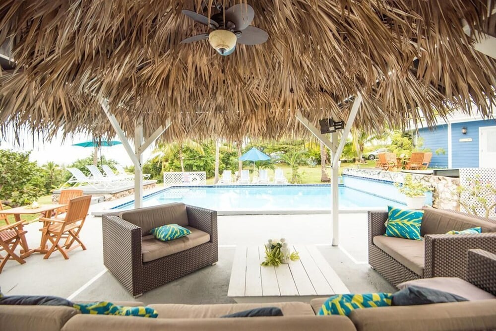 Фото Отель The Sunset Cove And Rainbow Room