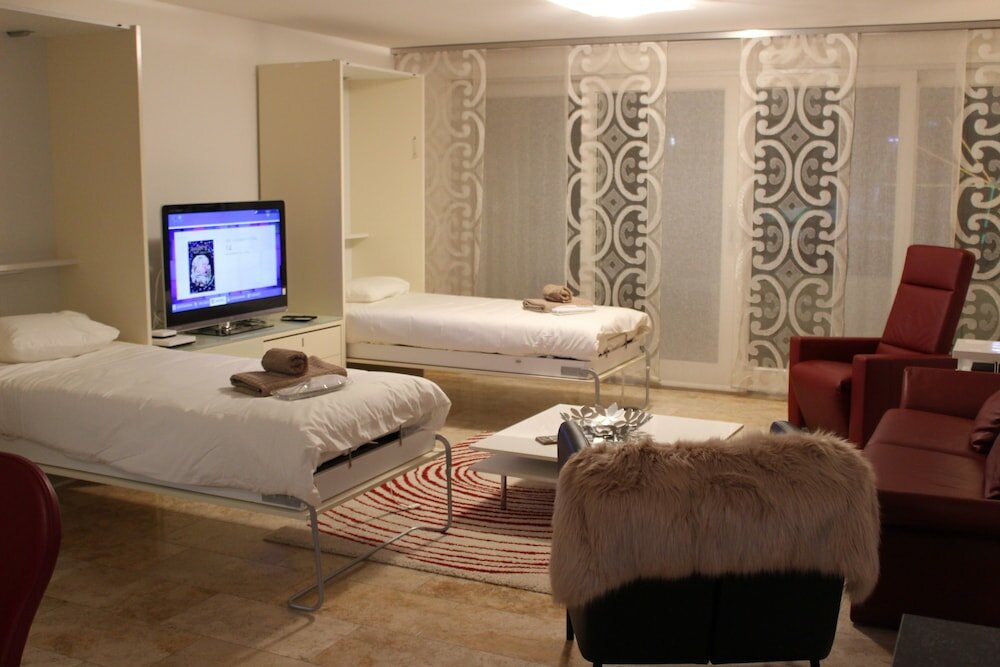 Фото Montreux Lake View Apartments City Centre