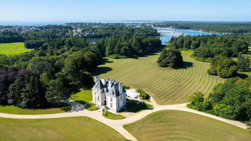 Гостиница Chateau Les Garennes