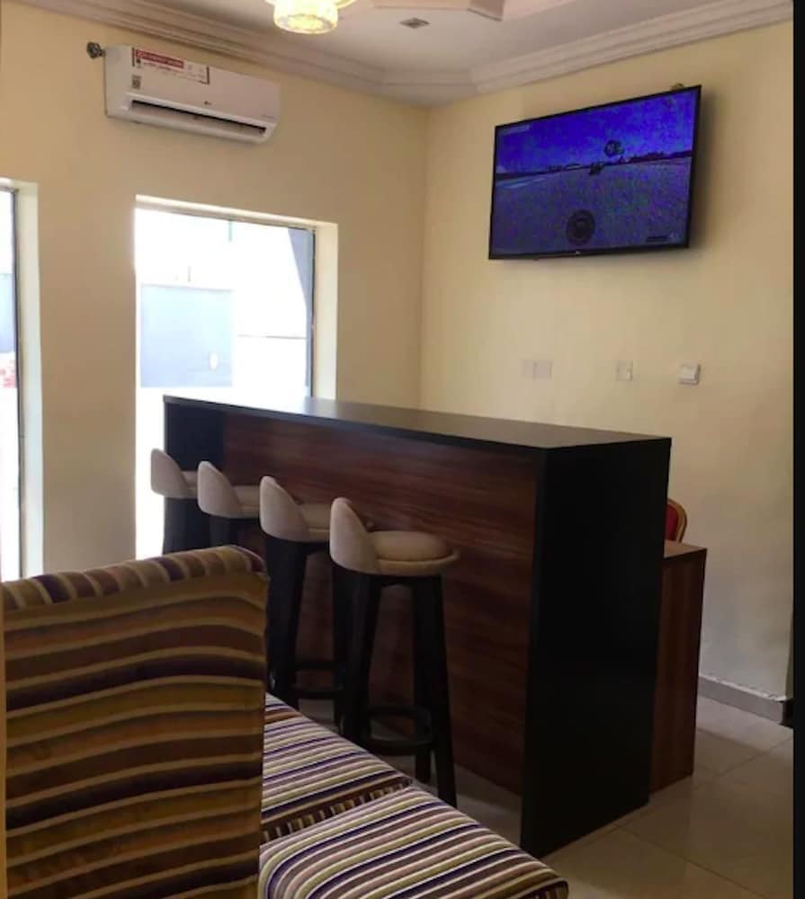 Фото Stoneside Hotel and Apartments