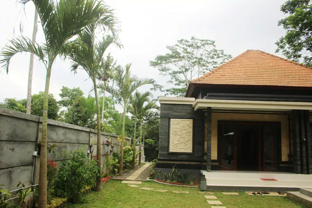 Фото Pondok Yana Villa