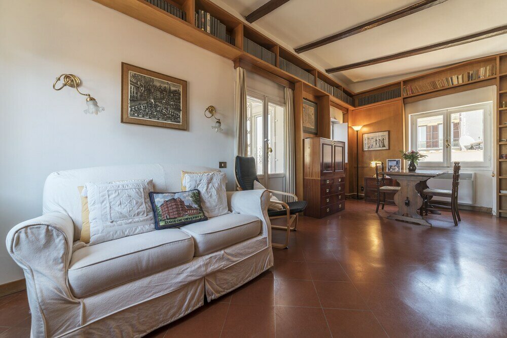 Фото VIA dei Cartari