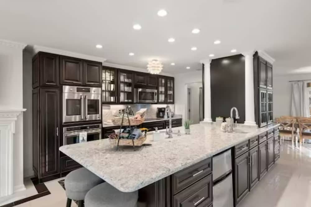 Фото Experience The Ultimate in Luxury Living