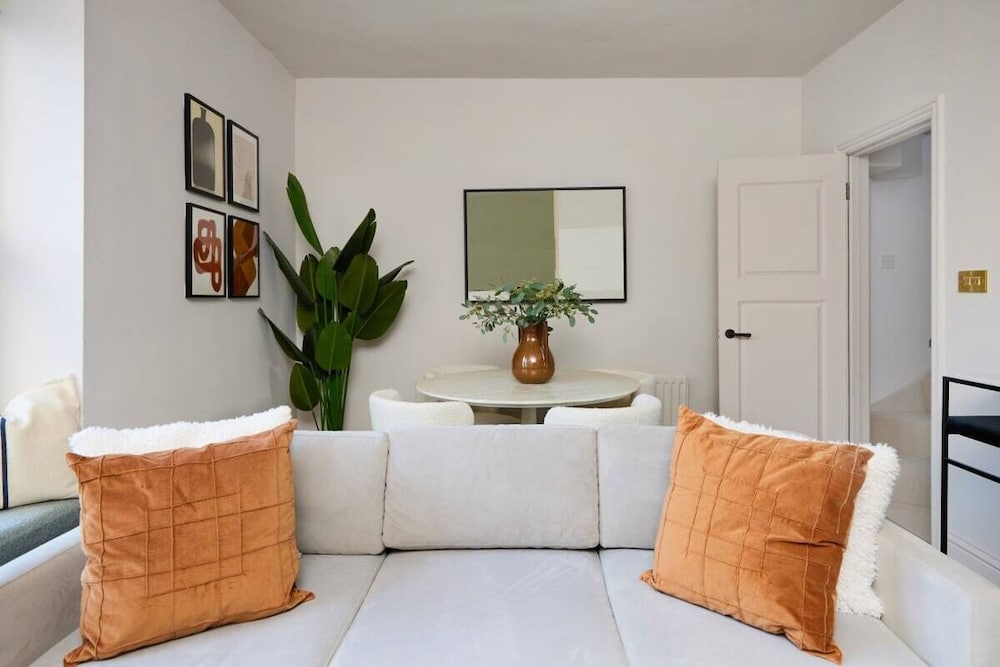 Фото The Fulham Loft - Captivating 2bdr Flat With Terrace