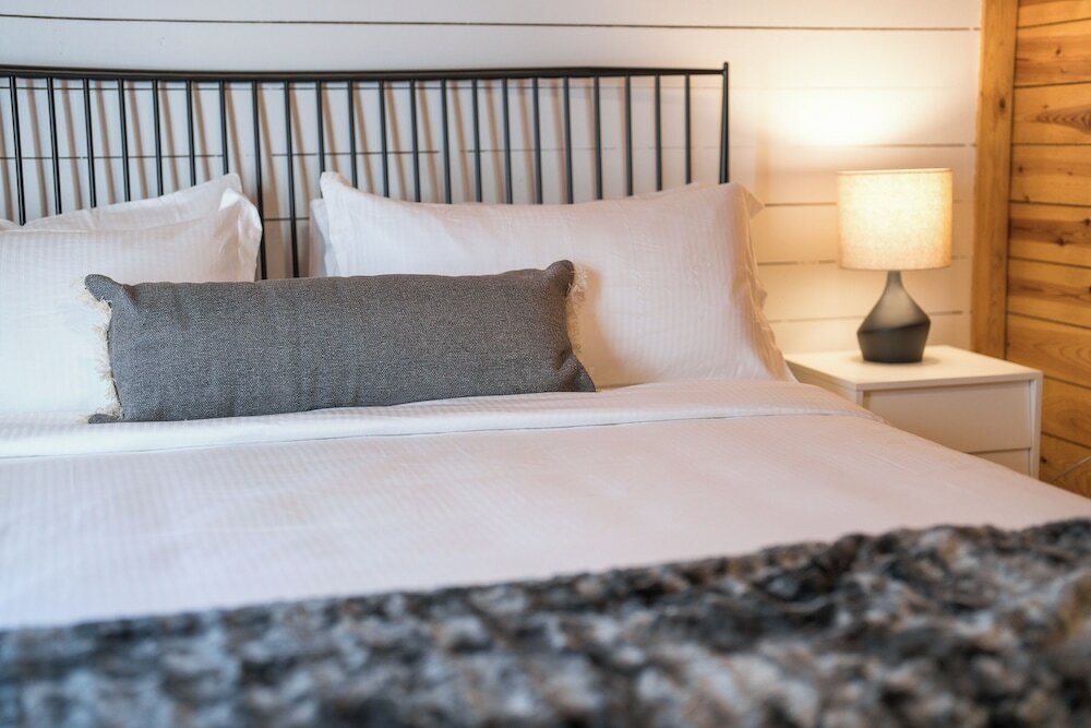 Фото Red Feather Cabins 103