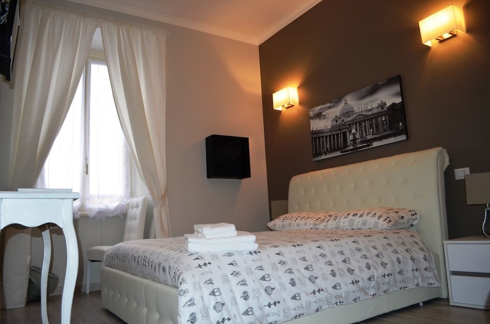 Фото Maison Vaticana