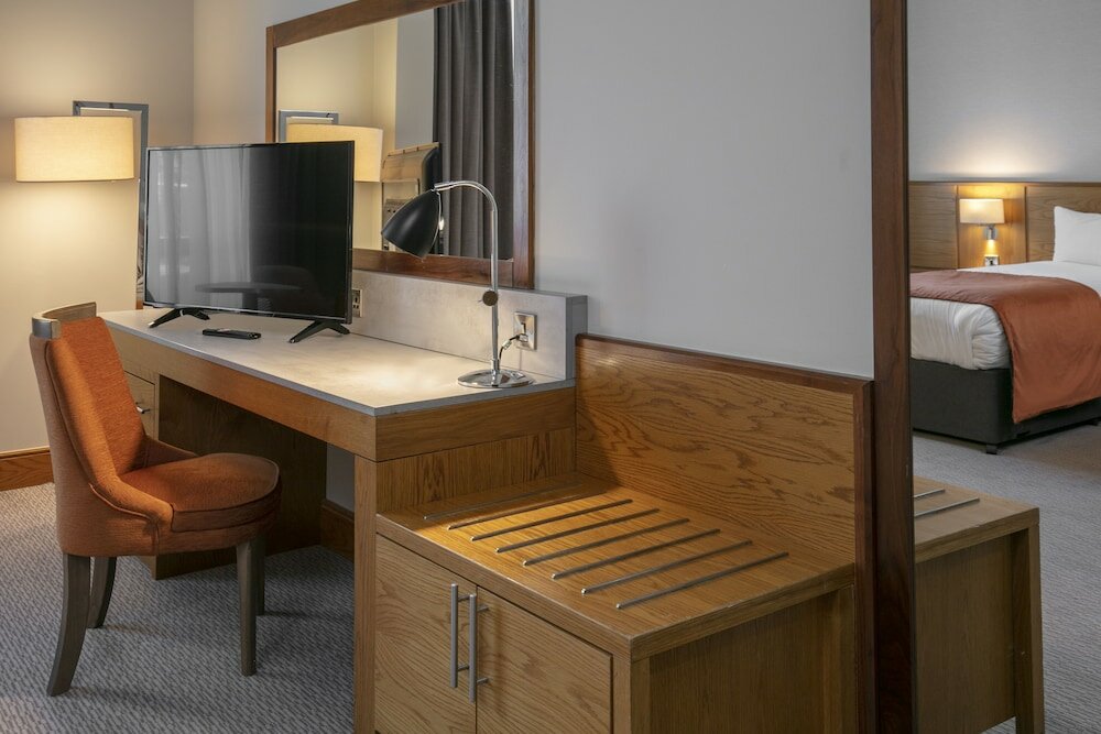 Фото The Crown London