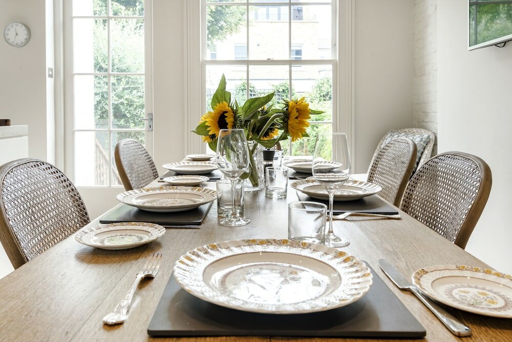 Фото Elegant Family Home near Wandsworth Common