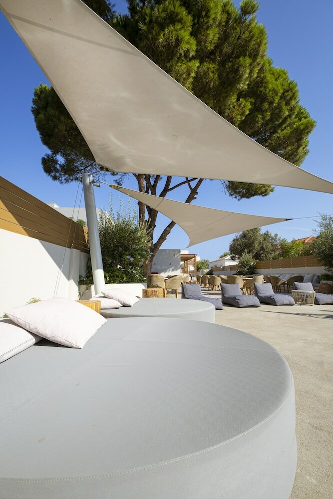 Фото Erato Seaside Hotel