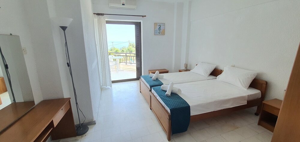 Фото Pashos Hotel