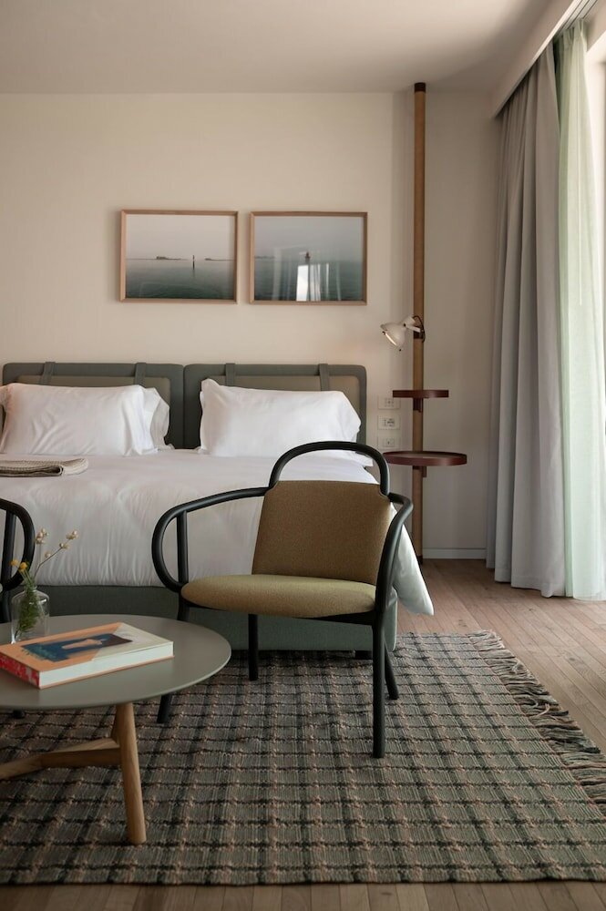 Фото Laguna Faro Suites - Adults Only & Free Beach