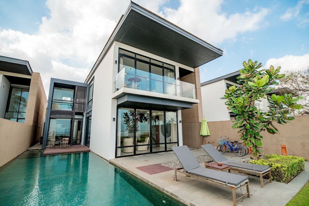 Фото Beachfront Villa Danang Beach