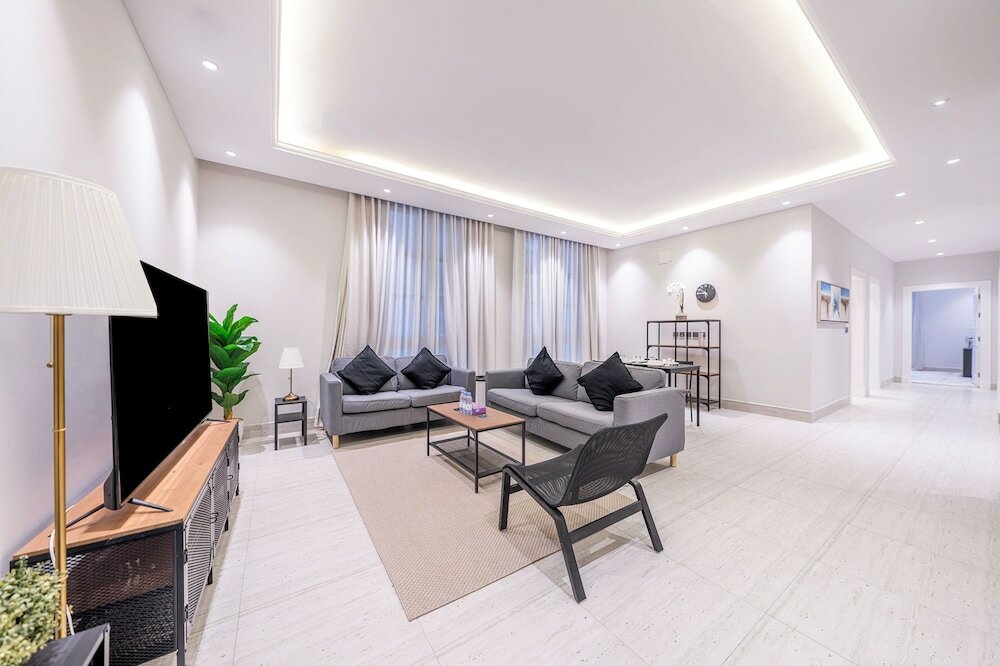 Фото Mabaat - Al Malqa 3br Apt - 533