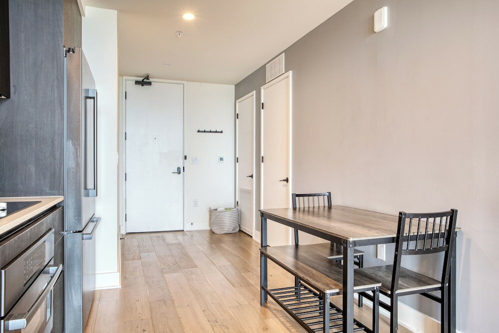 Фото City Limits by AvantStay