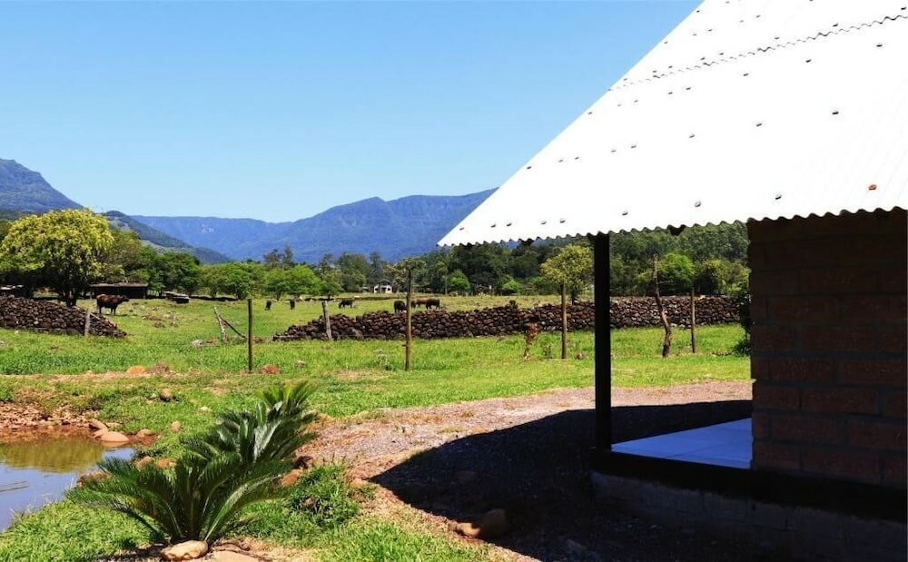 Фото Pousada Chalés Vale do Rio do Boi