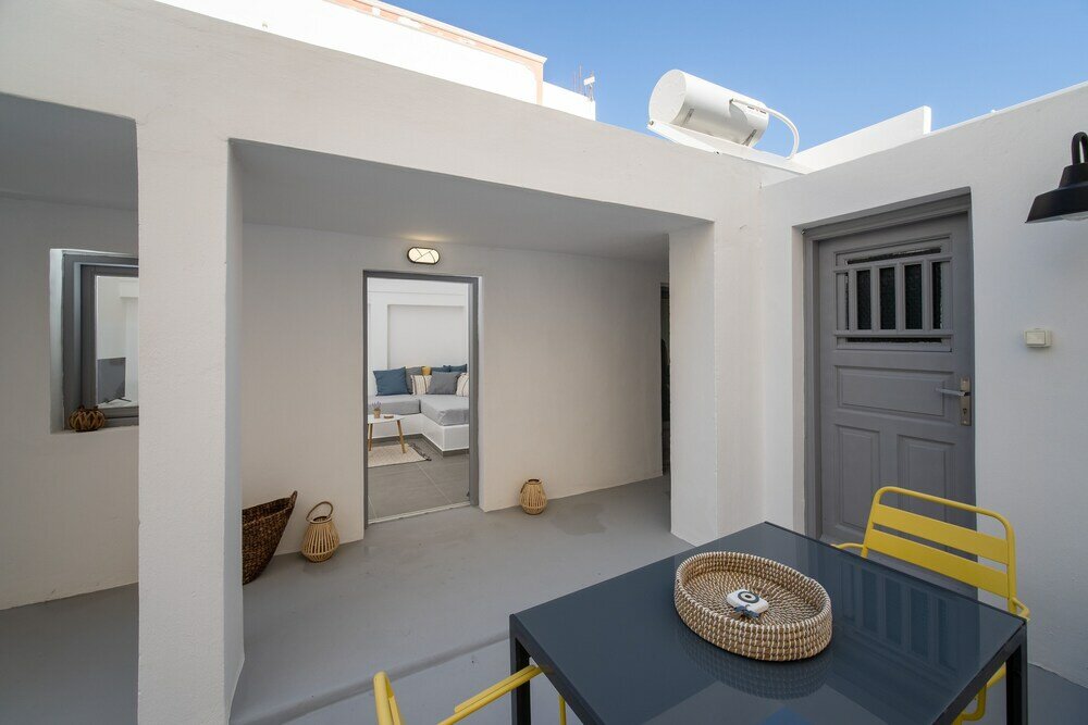 Фото Villa Tholos with Private Jacuzzi