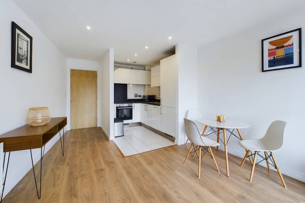Фото The Battersea Sanctuary - Classy 1bdr Flat With Terrace