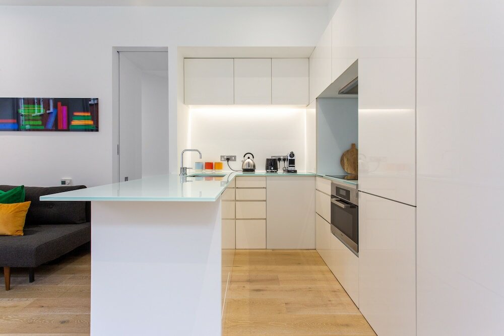 Фото 2 Bed 2 Bath Apartment Off Regent Street