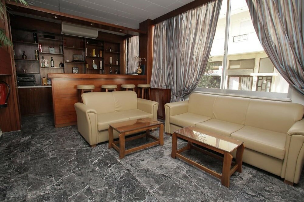 Фото Evans Hotel