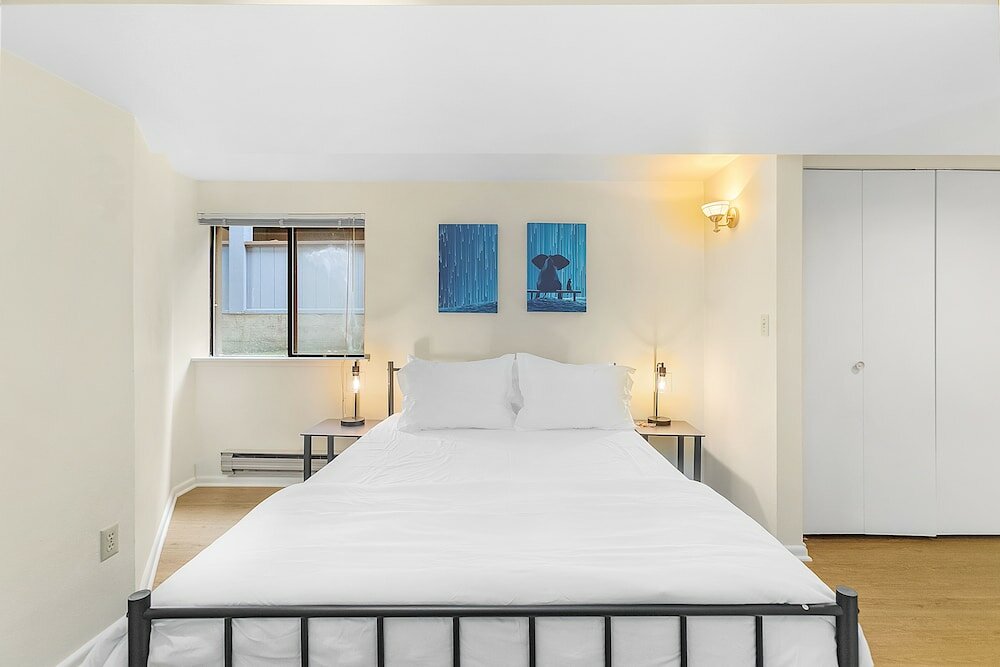 Фото Seattle's Apricot Crown - 87 Walkscore