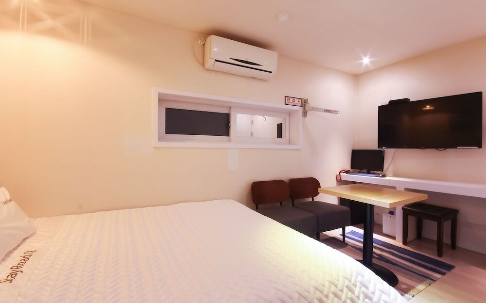 Фото Busan Daeyeondong Z