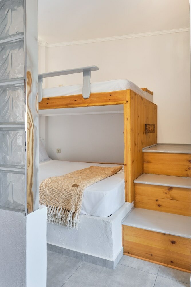 Фото Eressian Lodgings Apartments