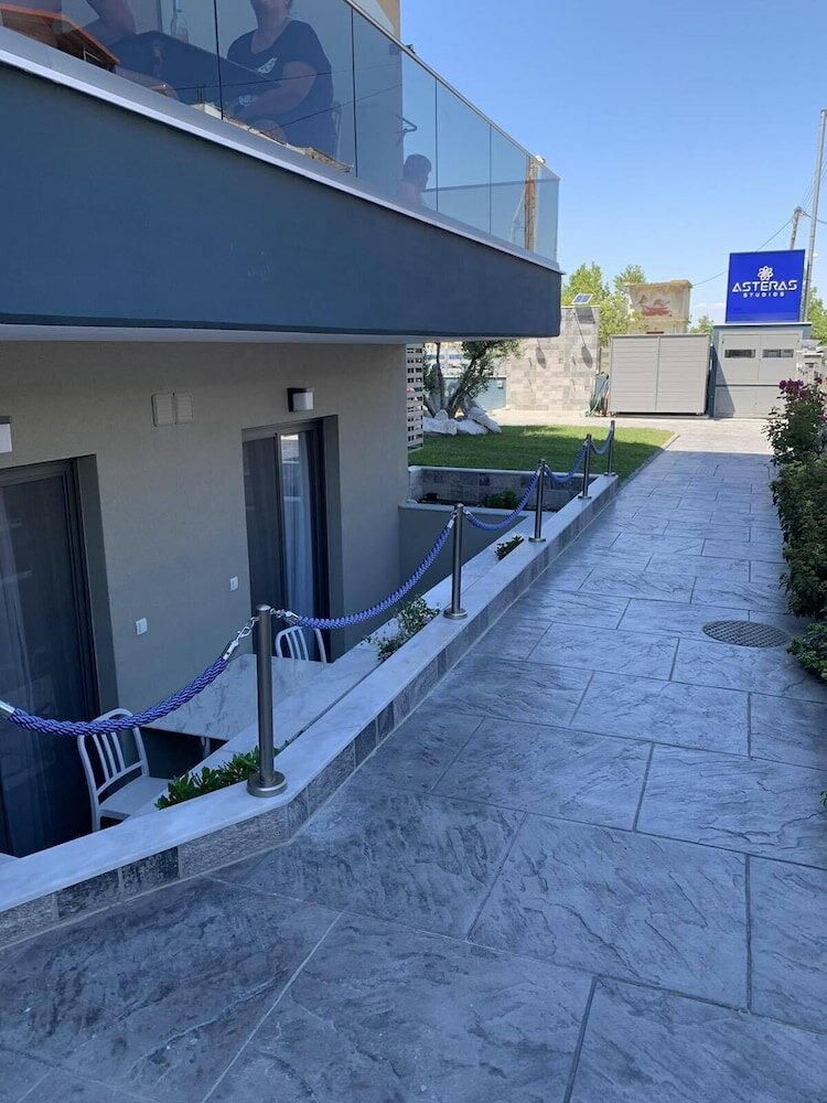 Фото Asteras Studios