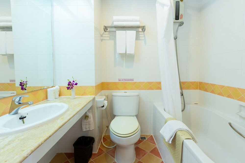 Фото Surin Majestic Hotel