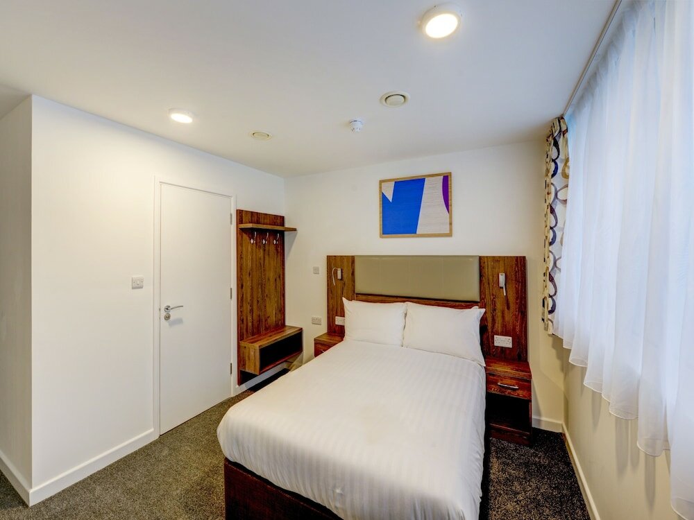 Фото Oyo Plymouth Central Hotel